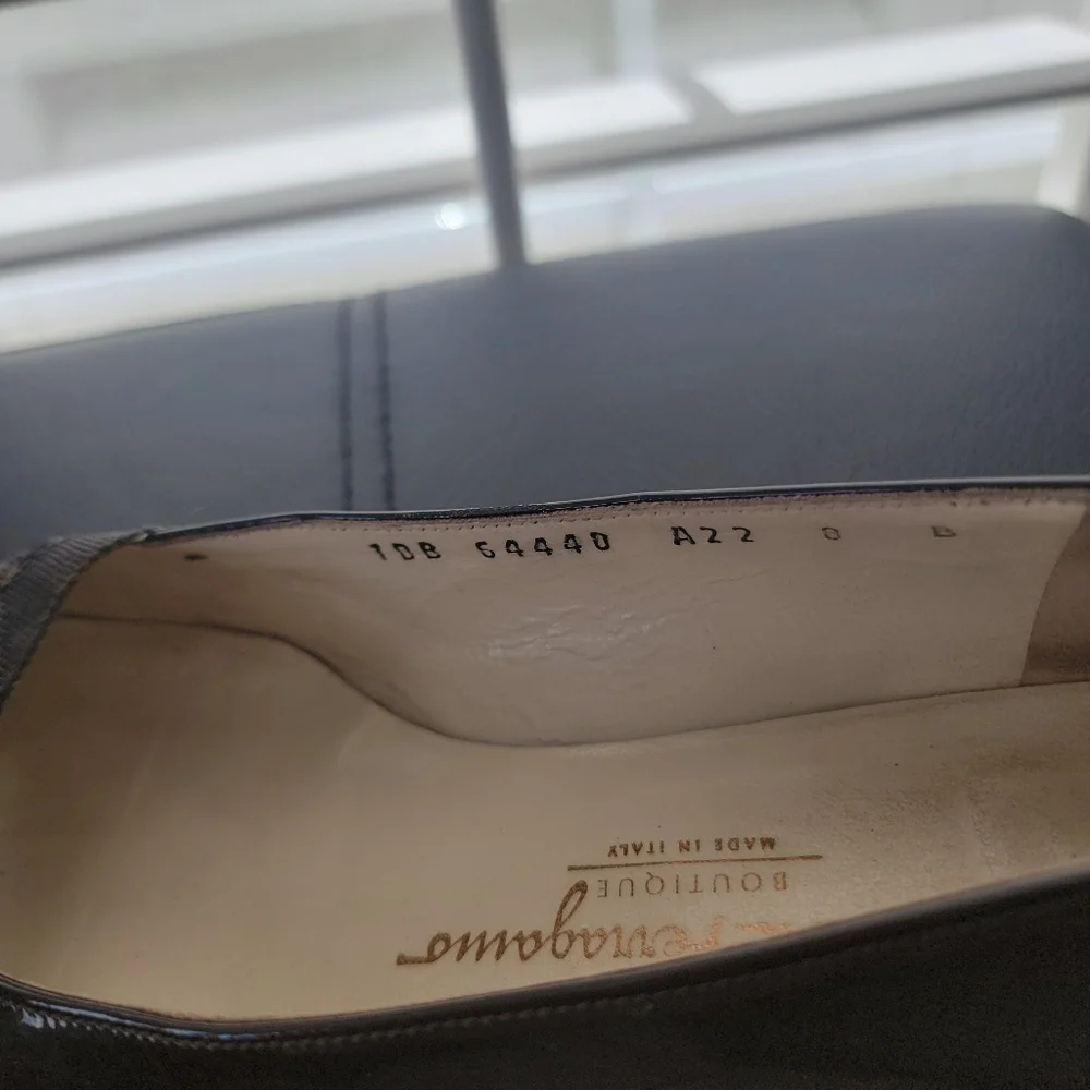 Salvatore Ferragamo Black Patent Flats Sz 10